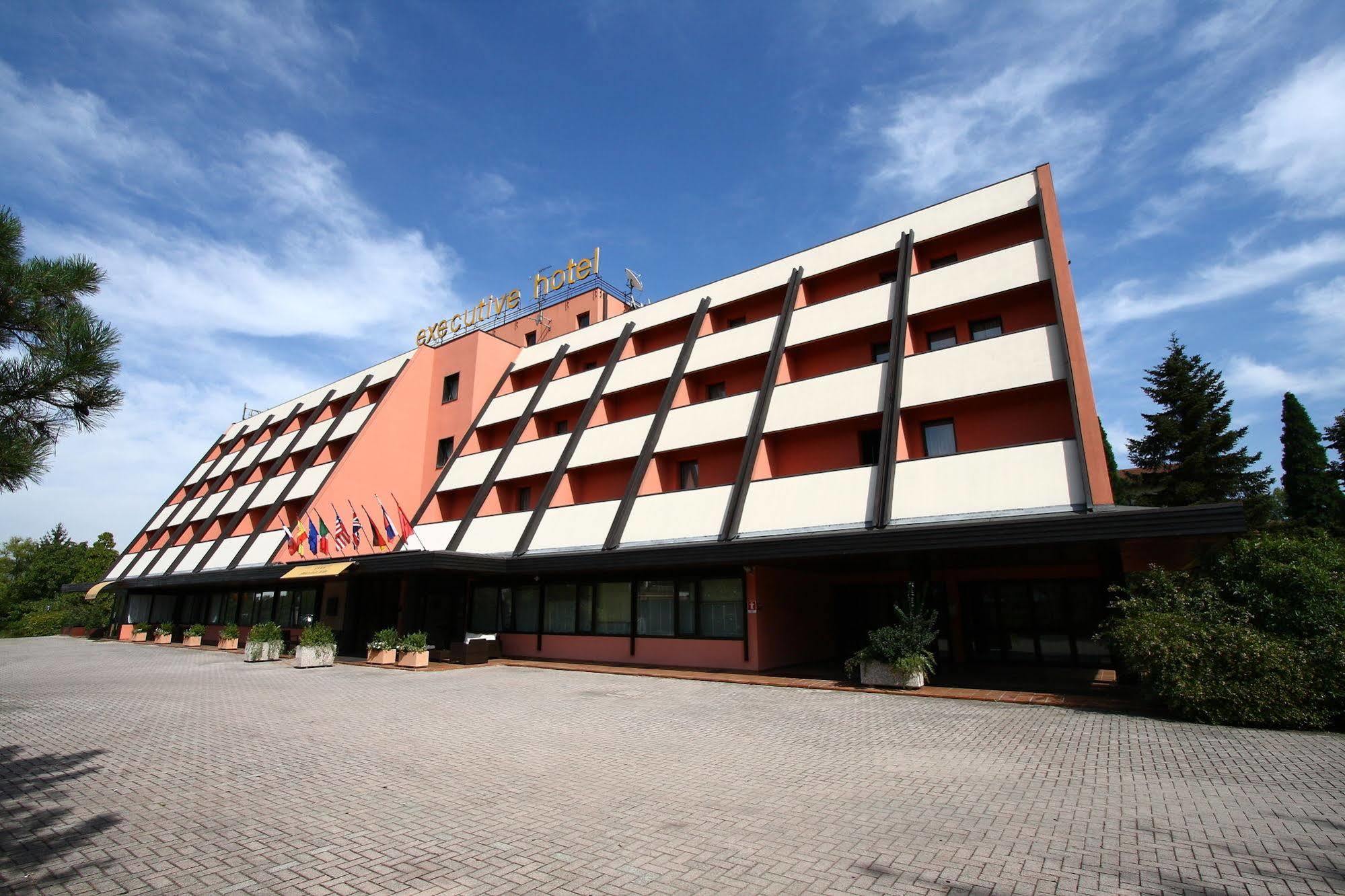 Hotel Executive
